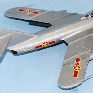 Maketa avion MiG-17 F 1/48 Mikoyan i Gurevič MiG