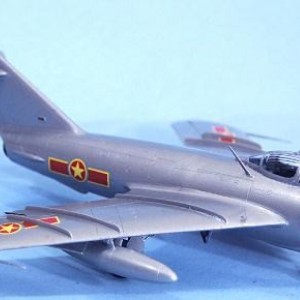 Maketa avion MiG-17 F 1/48 Mikoyan i Gurevič MiG