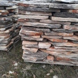Prodajem benkovacki kamen lomljenji sivi ravni