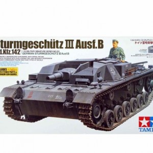 Maketa tenka tenk Stug III Ausf.B 1/35 1:35 Oklopnjak + figurica