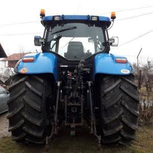 New Holland T7050