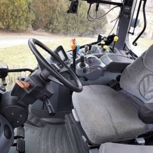 New Holland T7050