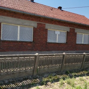 Kuća sa velikom okućnicom