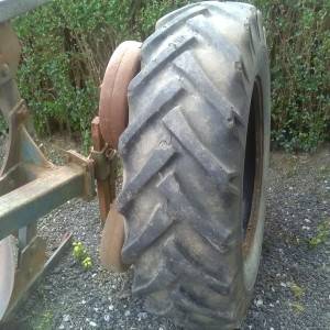 Guma za traktor 14,9/13-28