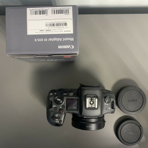 Canon Eos R5 Camera + adapter