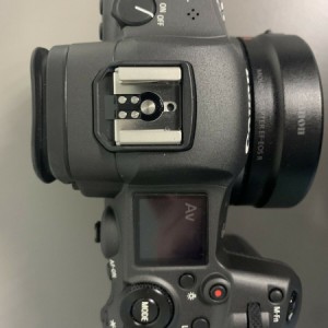 Canon Eos R5 Camera + adapter