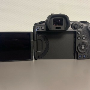 Canon Eos R5 Camera + adapter