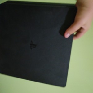 Playstation 4 1tb pod garancijom 1400kn