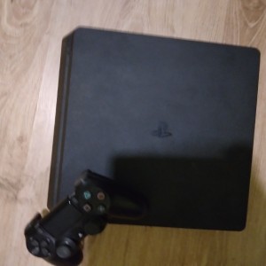 Playstation 4 1tb pod garancijom 1400kn