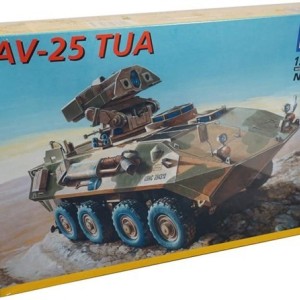 Maketa vozilo oklopnjak LAV-25 1/35 1:35