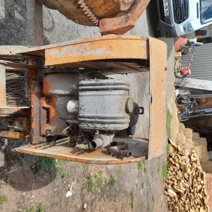 Mjesalica za beton sa disel motorom