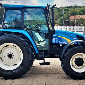 Traktor New Holland T5070, TOP STANJE