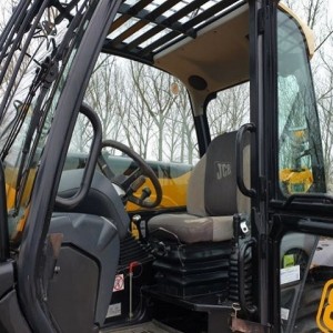 Teleskopski utovarivac JCB 533-105