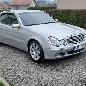 Mercedes-Benz W211 Elegance 220CDI