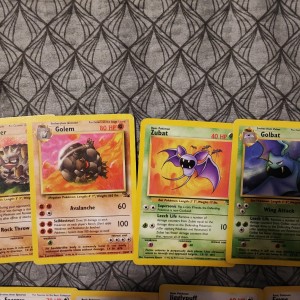 Prodaje se kompletan lot original Pokemon karata najstariji setovi