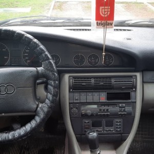 AUDI   A6 1.9 tdi