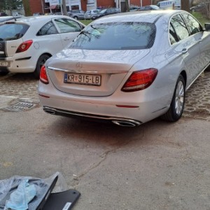 Mercedes E 220