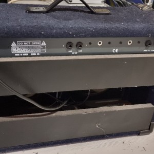 Hohner HR 40RC gitarsko pojačalo