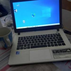 POVOLJNO. Potpuno novi ACER Aspire ES 13