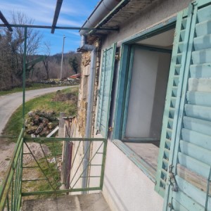 Manja kuća u nizu