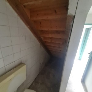 Manja kuća u nizu