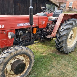 Traktor Universal 640