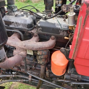 Traktor Universal 640