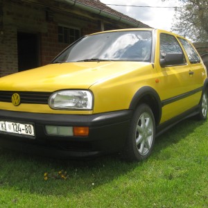 PRODAJEM ILI MIJENJAM GOLF 3
