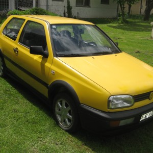 PRODAJEM ILI MIJENJAM GOLF 3