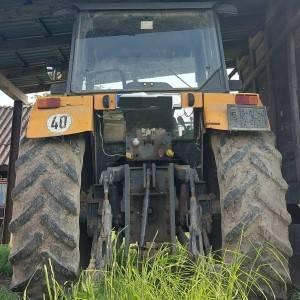 Prodajem traktor