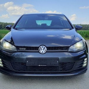 Golf VII 2,0 GTD Panorama, navigacia, keylles