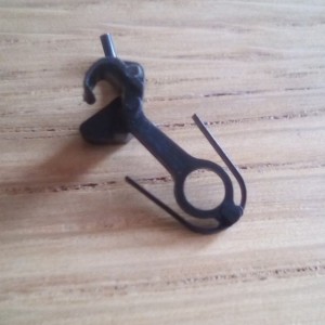 Kadee kopča nova plastična u crnoj boji rupa dosjeda: 2,5 mm