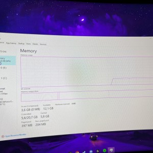 Gaming PC uz puno dodatne opreme i 95+ igrica, čitaj sve plz