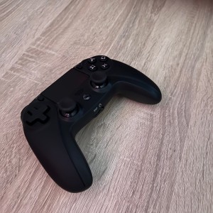 Gaming PC uz puno dodatne opreme i 95+ igrica, čitaj sve plz