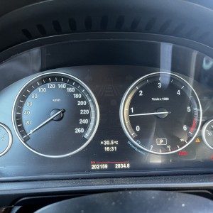 Prodajem automobil