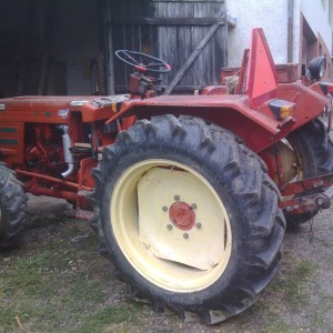 Traktor Vladimirec T 25