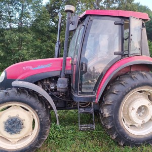 Traktor YTO X804