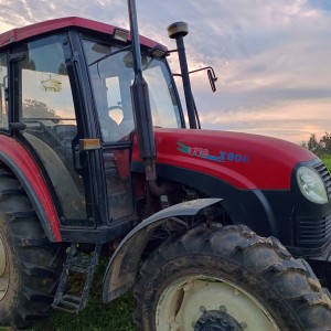Traktor YTO X804