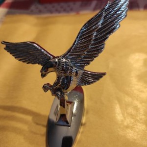 Metalna figura orla