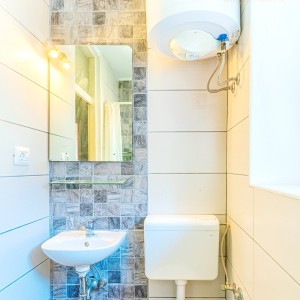 Kamena kuća s konobom - Cres