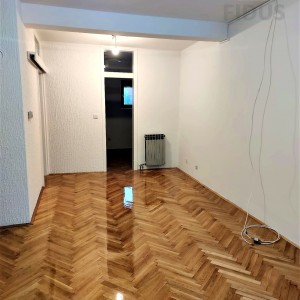 Trosoban stan - širi centar Osijeka