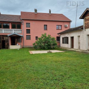 Poslovno stambena zgrada - Uglješ