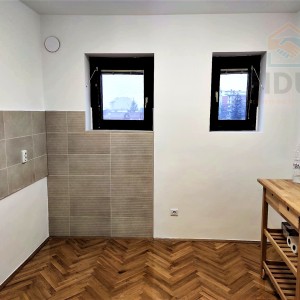 Trosoban stan - širi centar Osijeka