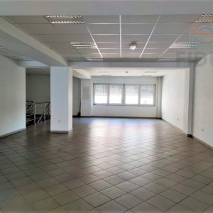 Poslovni prostor s parkirnim mjestima - centar Osijeka