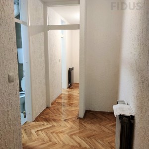 Trosoban stan - širi centar Osijeka