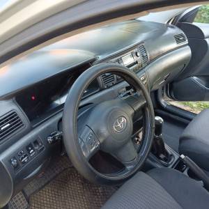Prodajem Toyotu Corollu