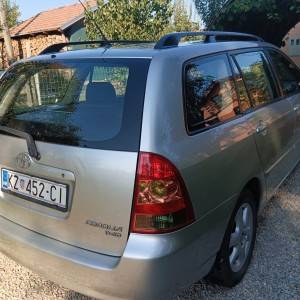 Prodajem Toyotu Corollu