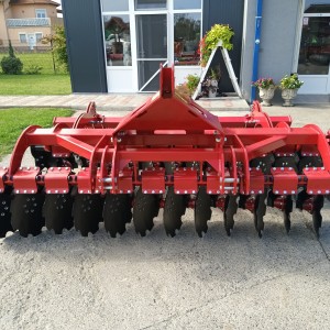 Kratka tanjurača 3,0m s paker valjkom