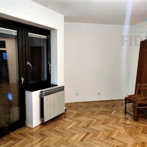 Trosoban stan - širi centar Osijeka