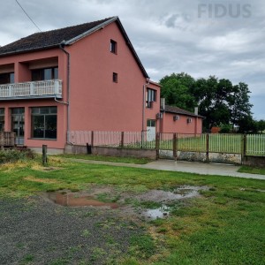 Poslovno stambena zgrada - Uglješ